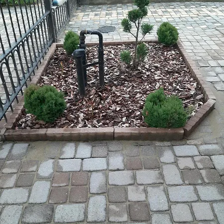 Azur Vendeghaz 度假居 *